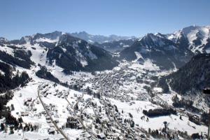 Chatel Tourisme Chatel_village_hiver01