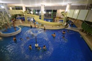 Gilles Baron STATANMSM01050020 - Nocturne Piscine 00228 (Gilles BARON 14)