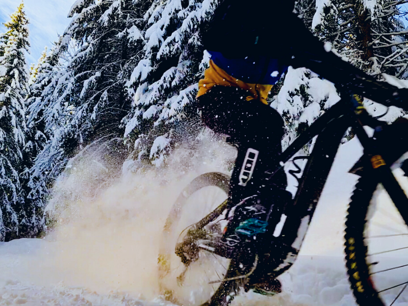 funk'e-bike soirée vtt electrique sur neige piste nocturne grand bornand