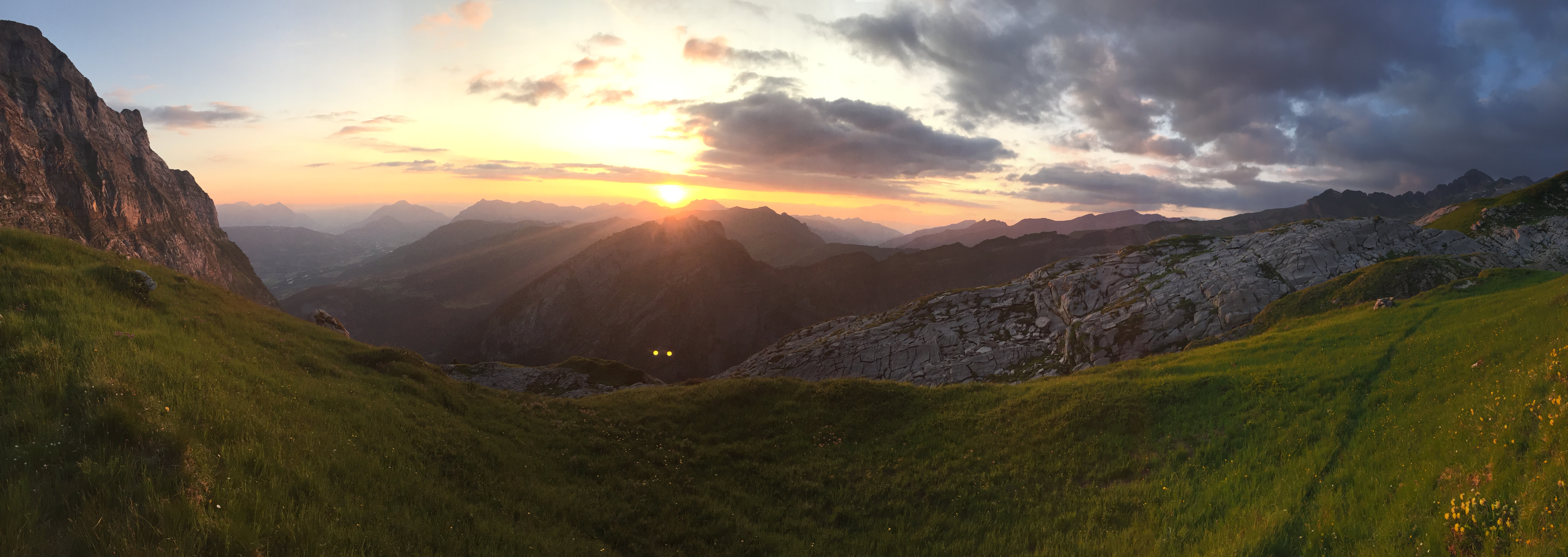 Montagne coucher de soleil