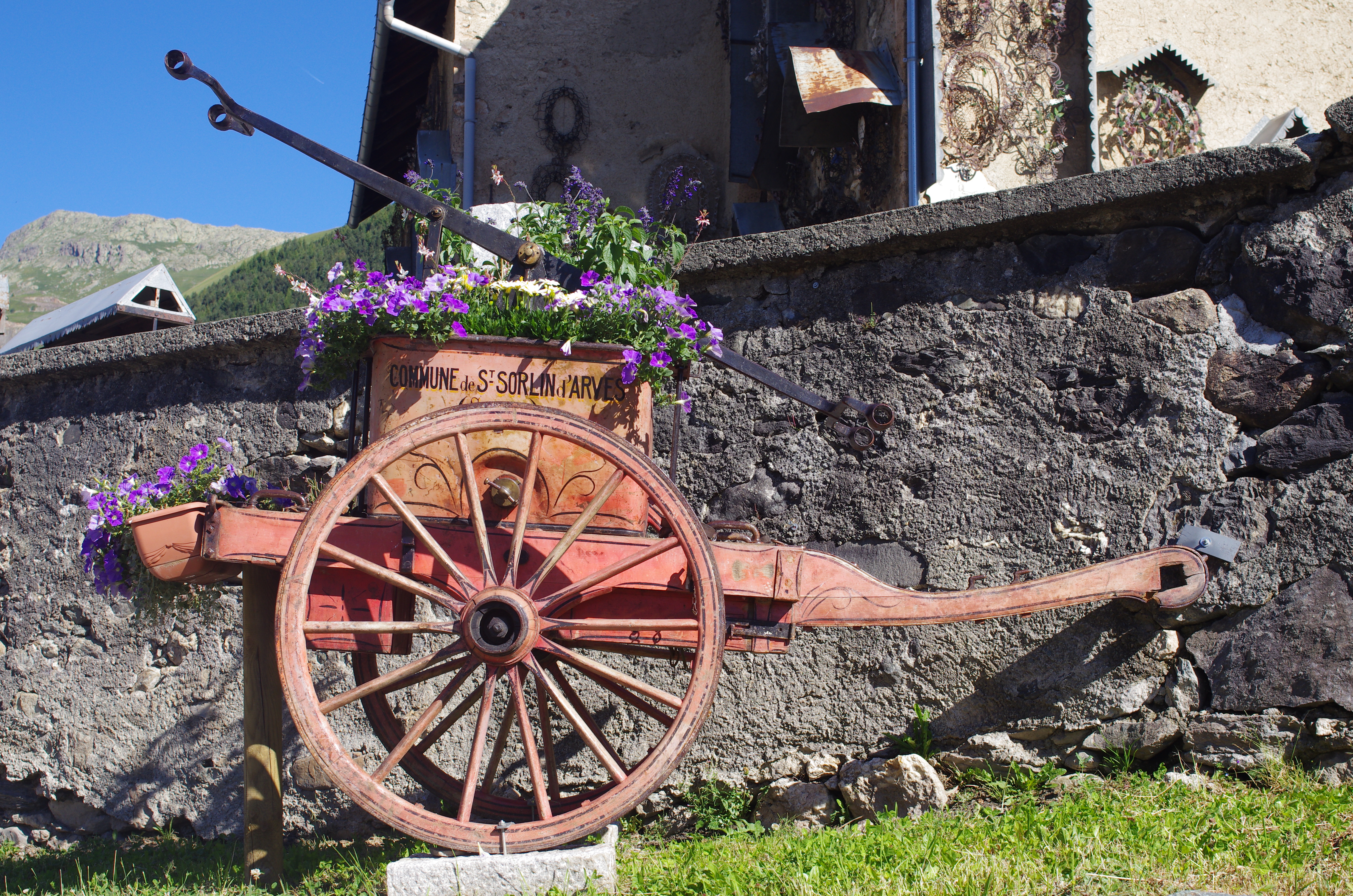 Ancienne charette à Saint Sorlin d'Arves