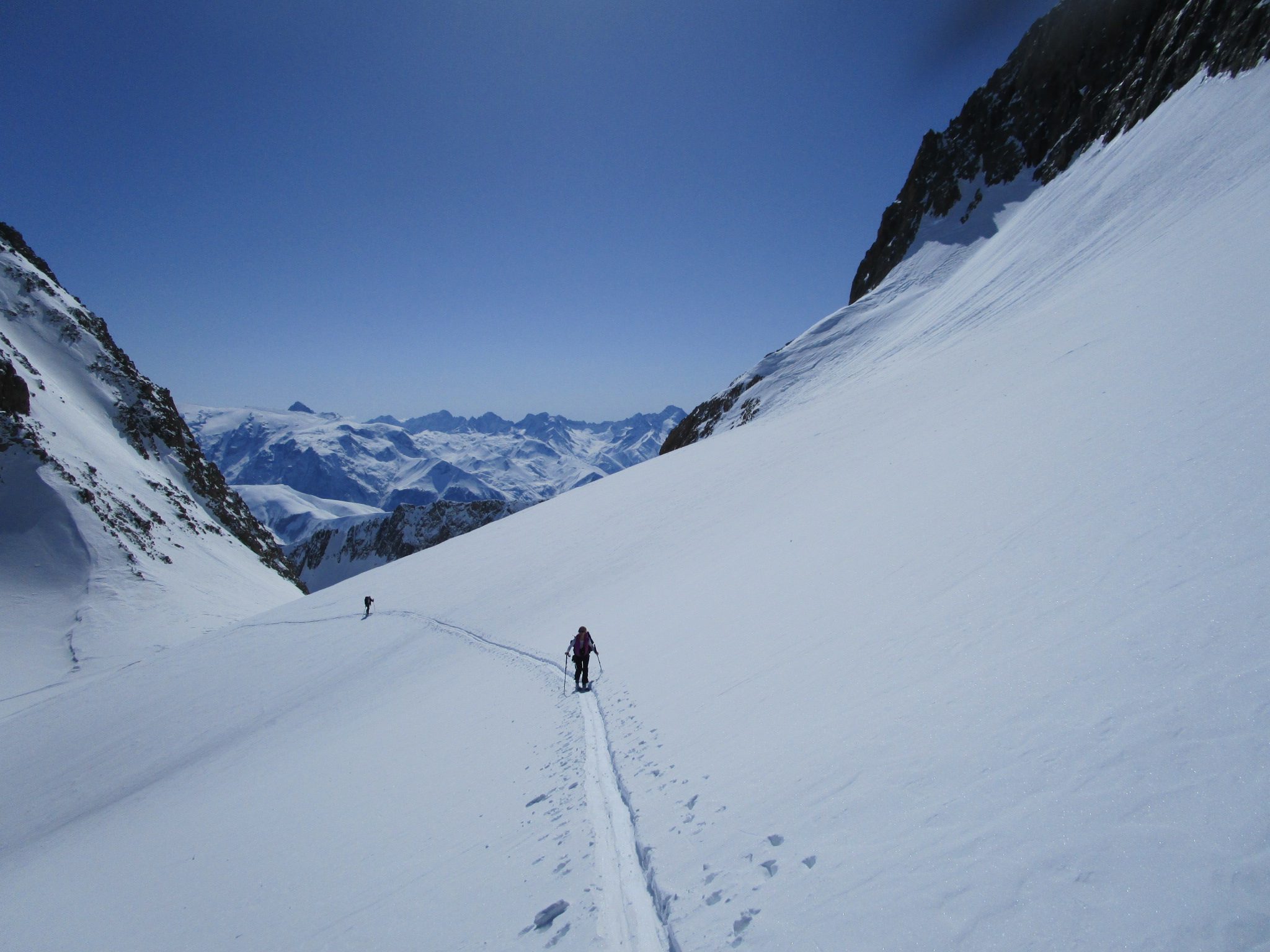 Ski-Rando1_Bureau-des-Guides_AlpeHuez