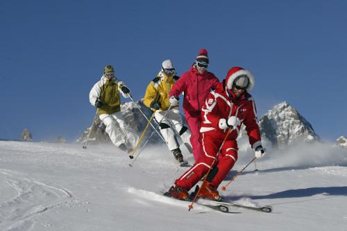 Cours de ski alpin perfectionnement ado adultes esf Corrençon
