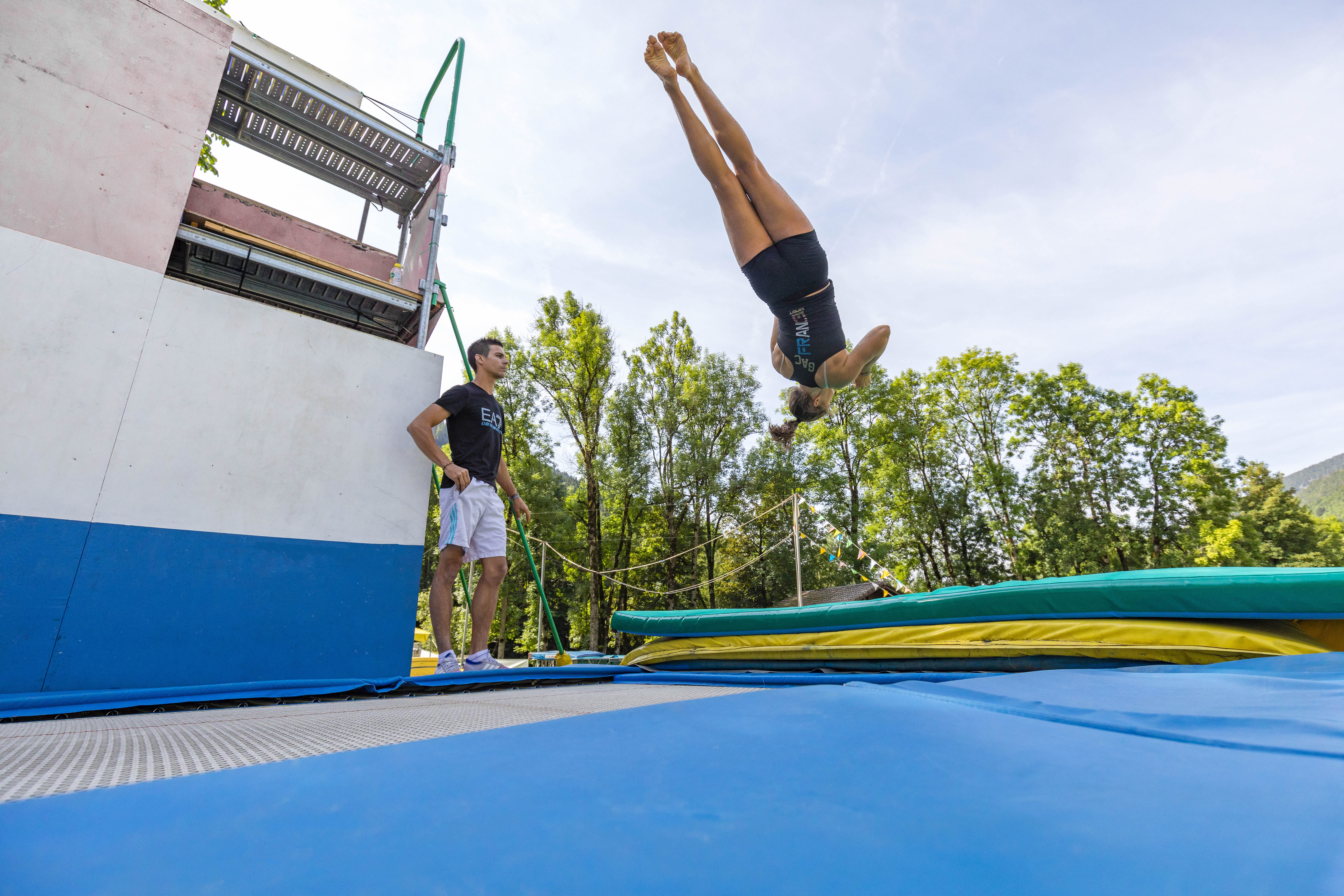 Sports acrobatiques, bambins à ressorts : séance et stage 