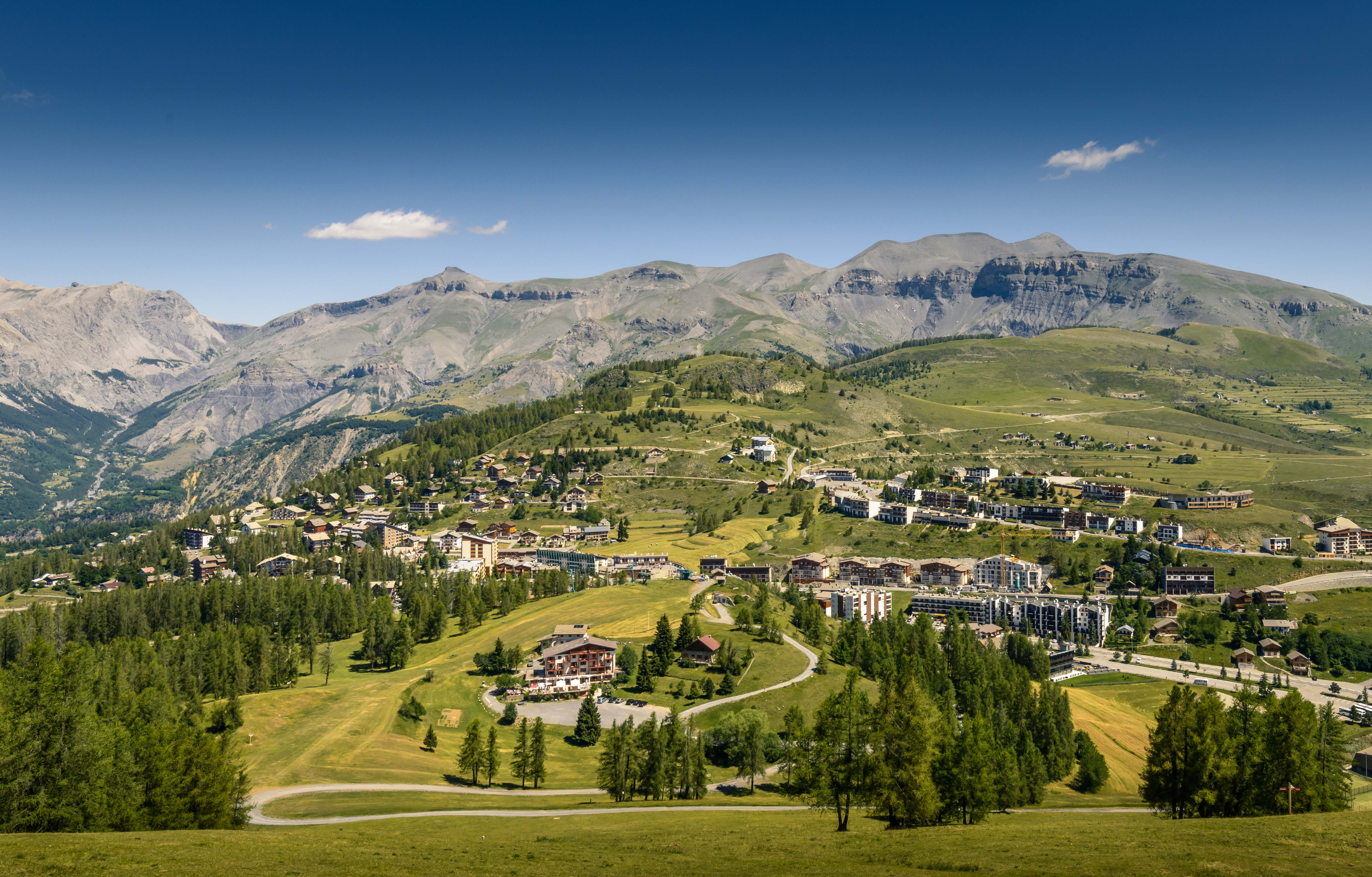 Valberg - vue village depuis la Croix du Sapet @OT Valberg-@Xavier GIRAUD